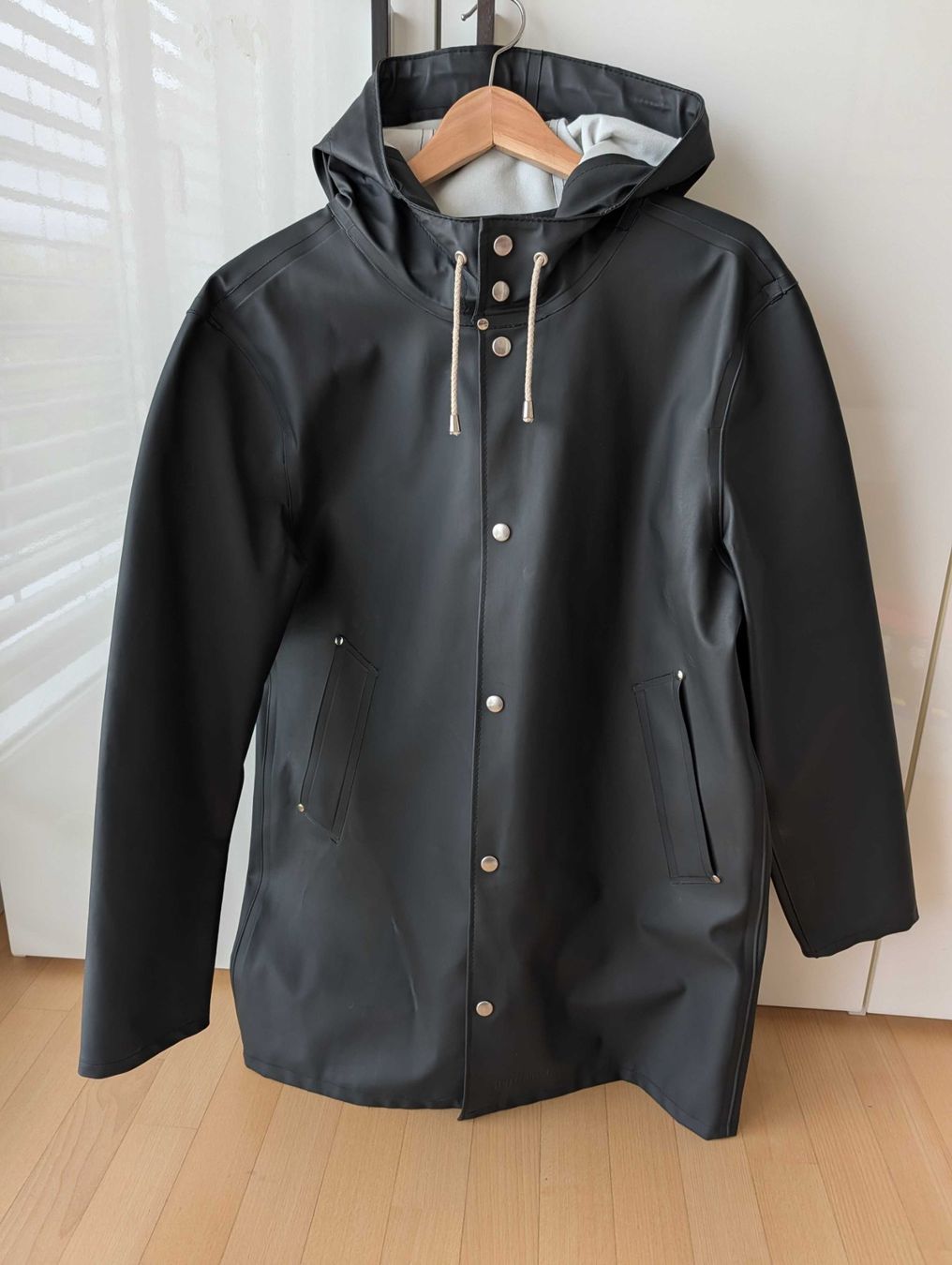 Stutterheim Cappotti: Stutterheim Regenmantel - Gr.M – Nuovo (secondo la descrizione) da Zumikon venduto da dwl_j987