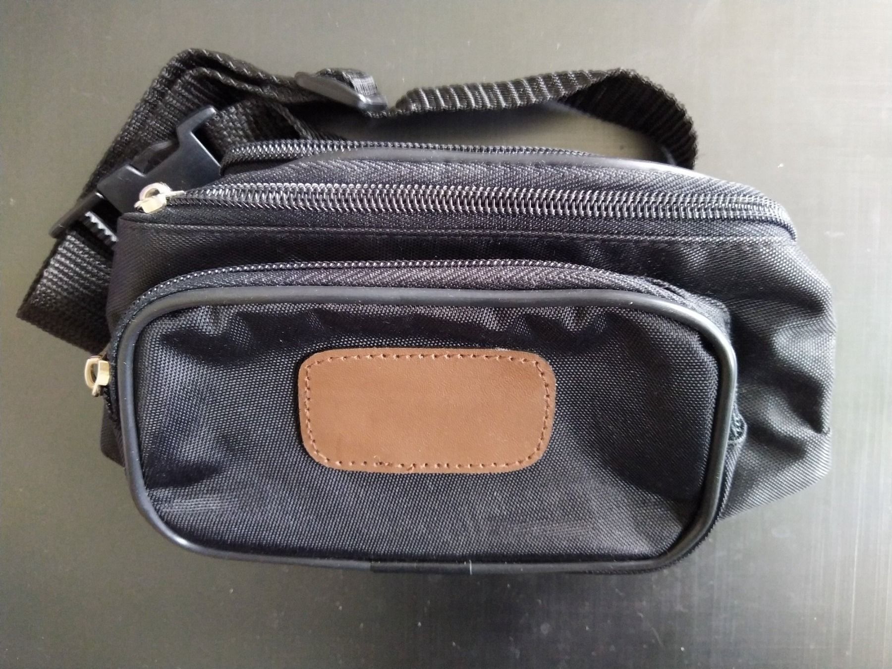 Sacs: Bauchtasche, schwarz – Neuf (Voir description) à Bern par micky031