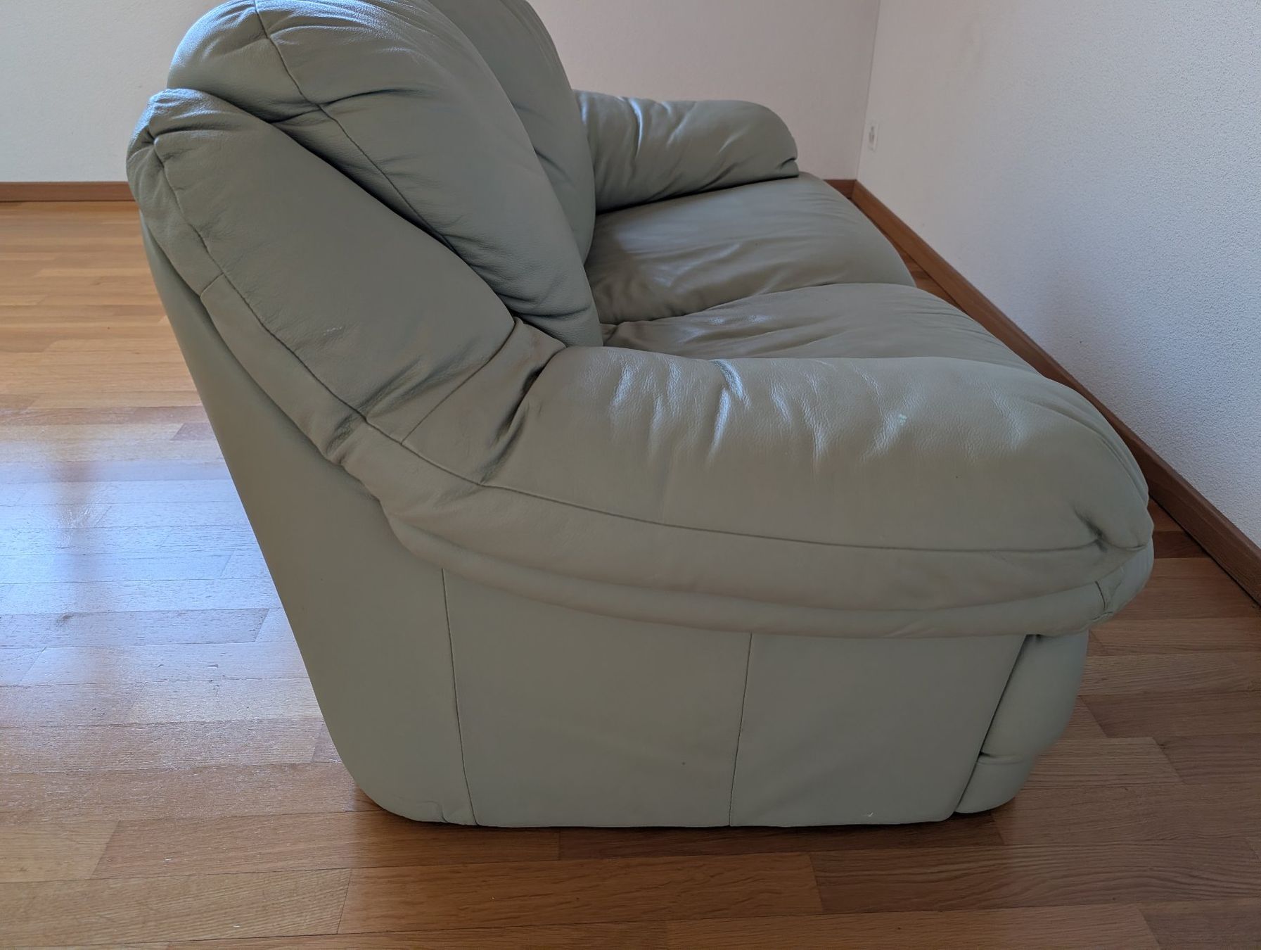 Divani: Kunstleder-Sofa (2-Sitzer) – Usato da Affoltern am Albis venduto da ric_8mpp 3