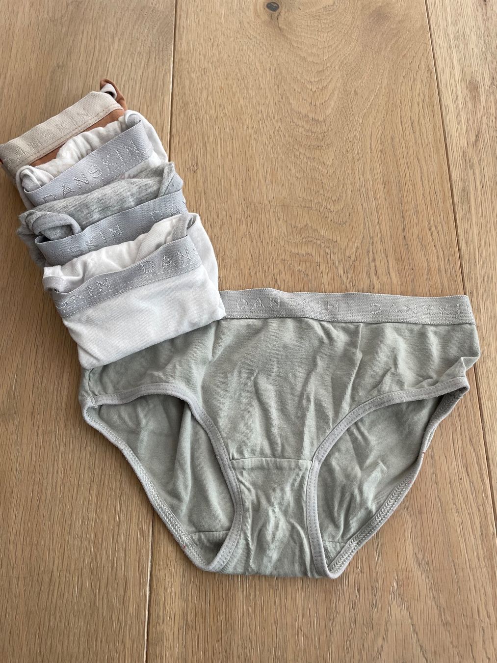 Biancheria intima: Mädchen Slips von Danskin, Grösse 110/116 – Usato da Willerzell venduto da Ordentliches_Leben