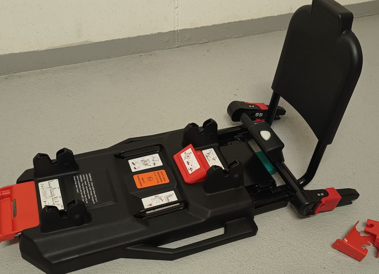 ABC Design Seggiolini per auto: ABC Design Hazel Isofix Basis schwarz gebraucht – Usato da Hirschthal venduto da Ccrocker