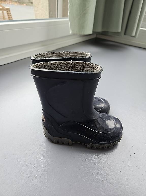 Chaussures garçon: Gummistiefel Gr. 22 – D'occasion à Thun par sst_y7mk