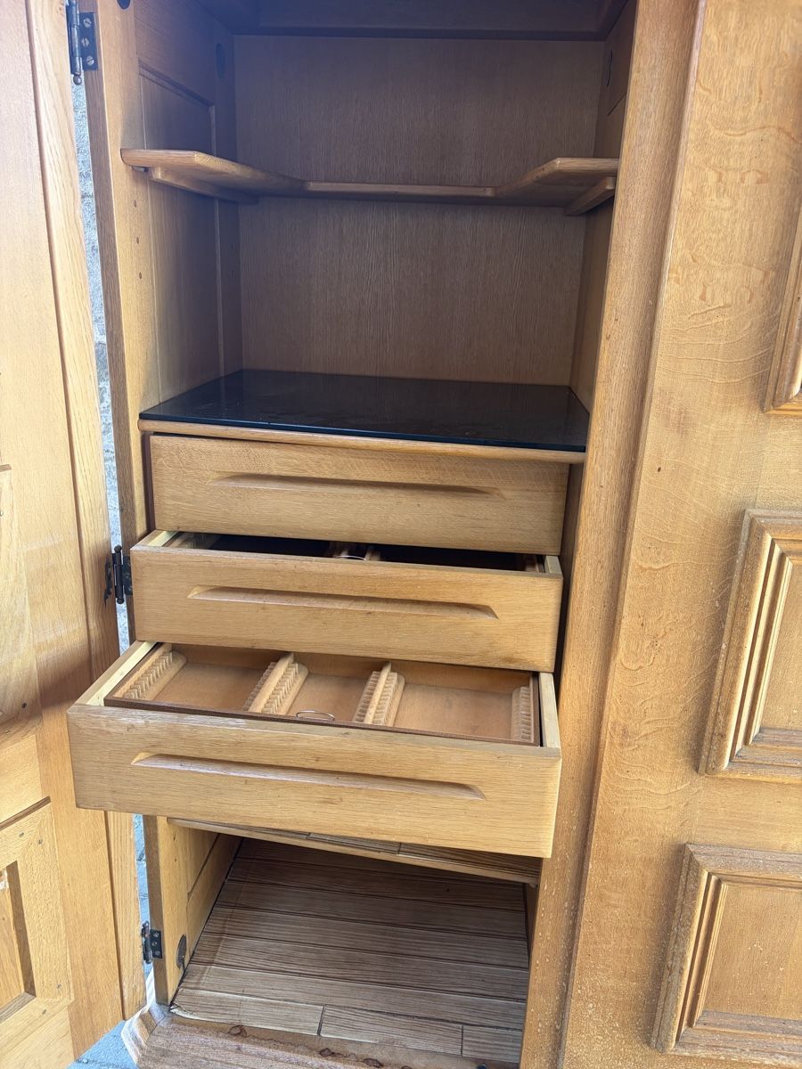 Armoires: Eichenschrank massiv – D'occasion à Hindelbank par Bniklaus 3