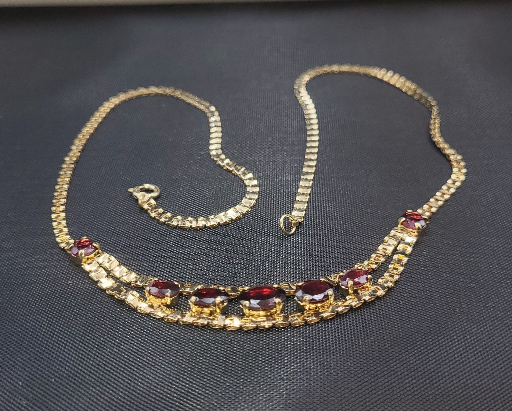 Colliers: Gold Collier Mit Steine – D'occasion à Wald ZH par Dasilver