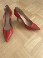 Rote Pumps
