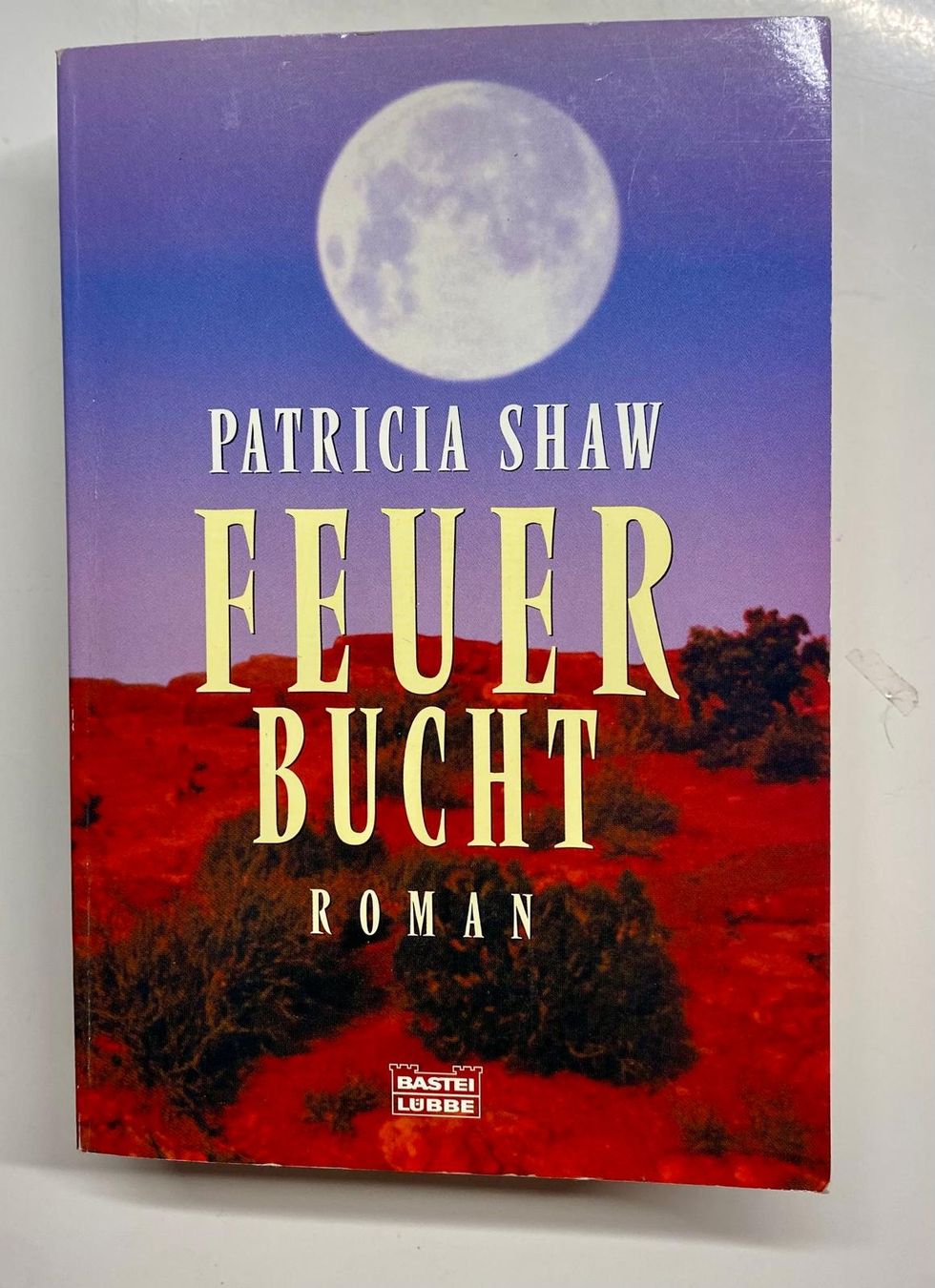 Libri: Patricia Shaw - Feuerbucht: Roman – Usato da Krauchthal venduto da SamsPuce