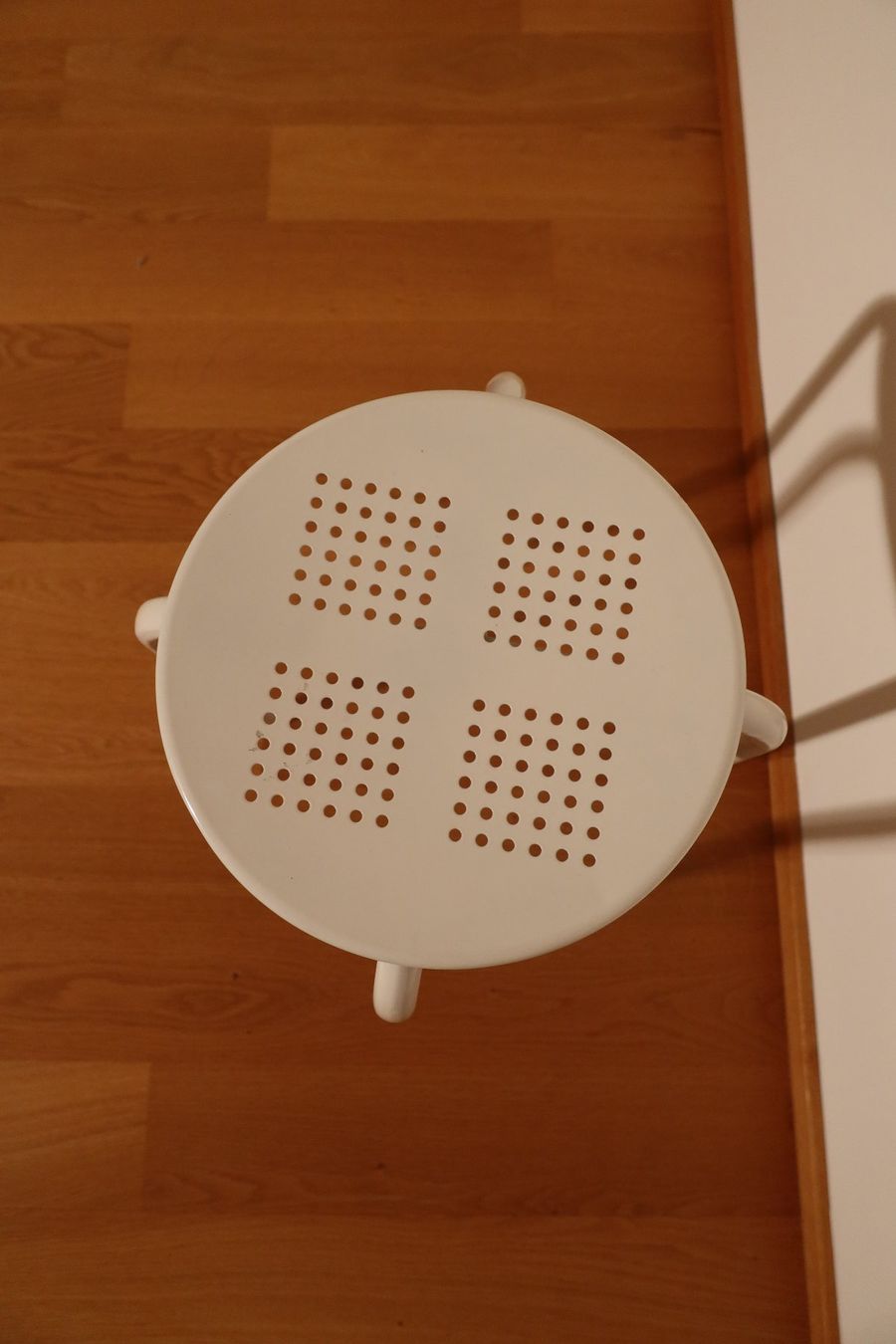 Ikea Tabourets: Metallhocker weiss – D'occasion à Kilchberg ZH par and_y5q6 1