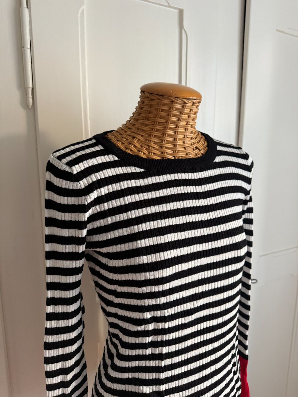 H&M Maglioni & Felpe: Feinstrick Pullover schwarz-weiss gestreift M – Usato da Zürich venduto da Diazaio 1