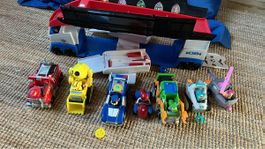 Paw Patrol Teamfahrzeug mit vielen Einsatzfahrzeugen