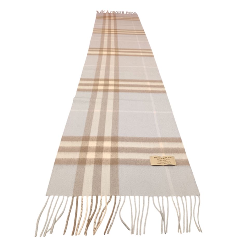 Burberry Foulards & écharpes: écharpe Burberry blue sky – Neuf (Voir description) à Gland par BreaKersStyle 2