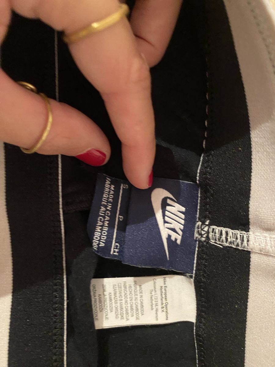 Nike Leggings: Legging Nike – D'occasion à St-Légier-Chiésaz par lea_6k5s 2