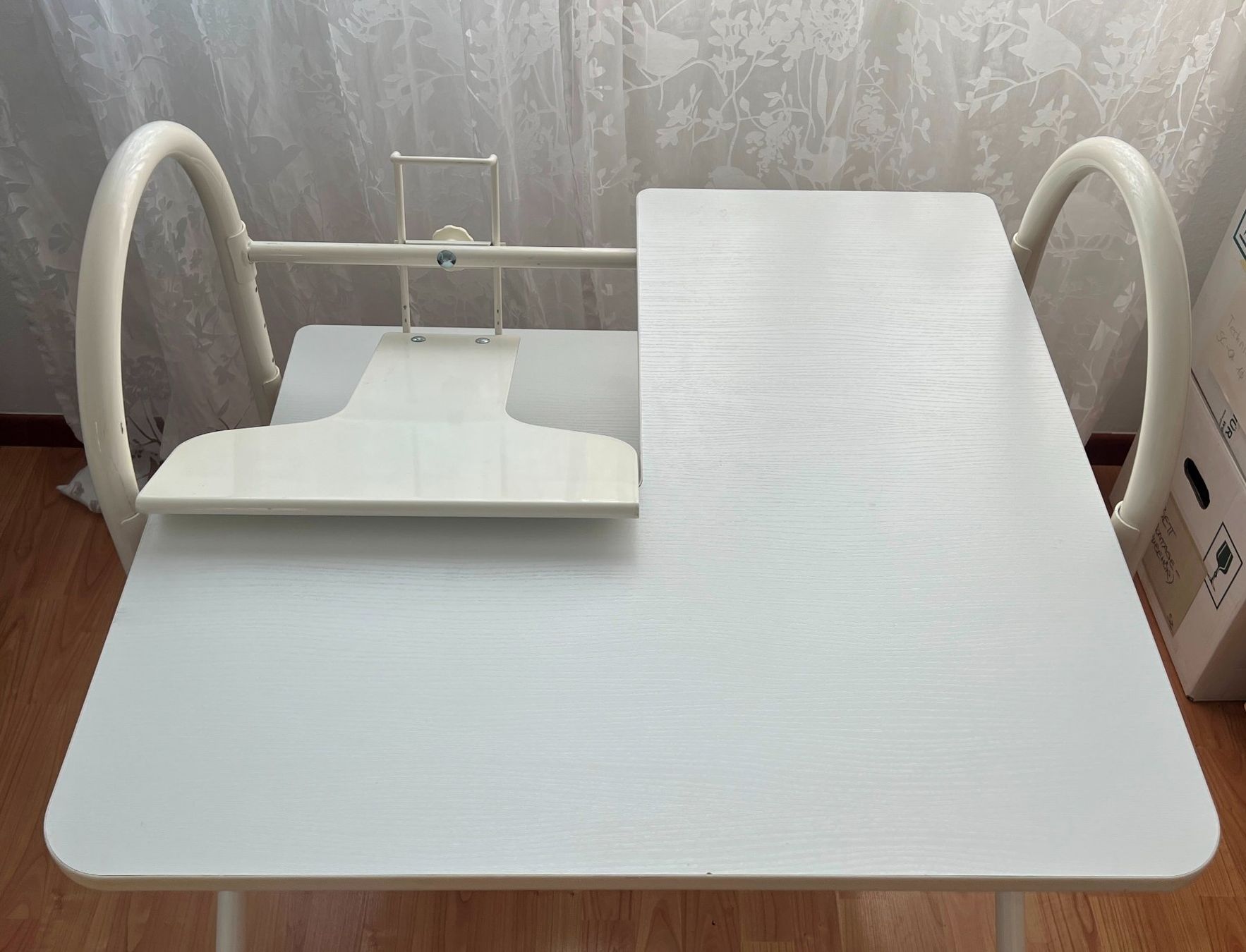 Scrivanie: Gamingtisch mit Towerhalter Computertisch fast Antik!! – Usato da Lodrino venduto da Stema 3