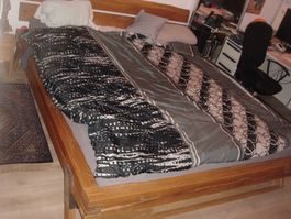 Doppelbett Eiche massiv mit Metallfüssen guter Zustand