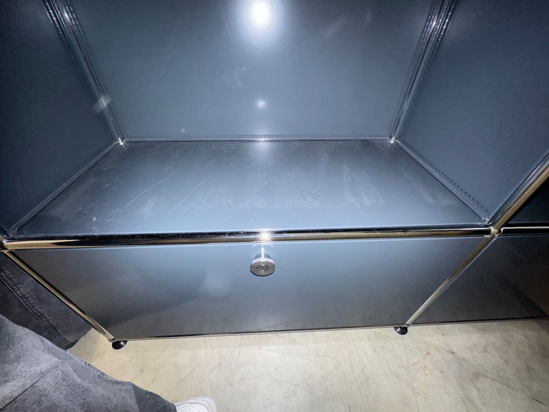 USM Scaffali: USM Haller Sideboard Anthrazit 2 x 4er Elemente – Usato da Diessenhofen venduto da Osio 3