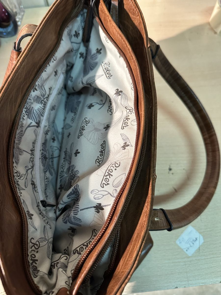 Borse da donna: Sac à main Rieker cuir synthétique marron – Usato da Lausanne venduto da artnouveau04 4