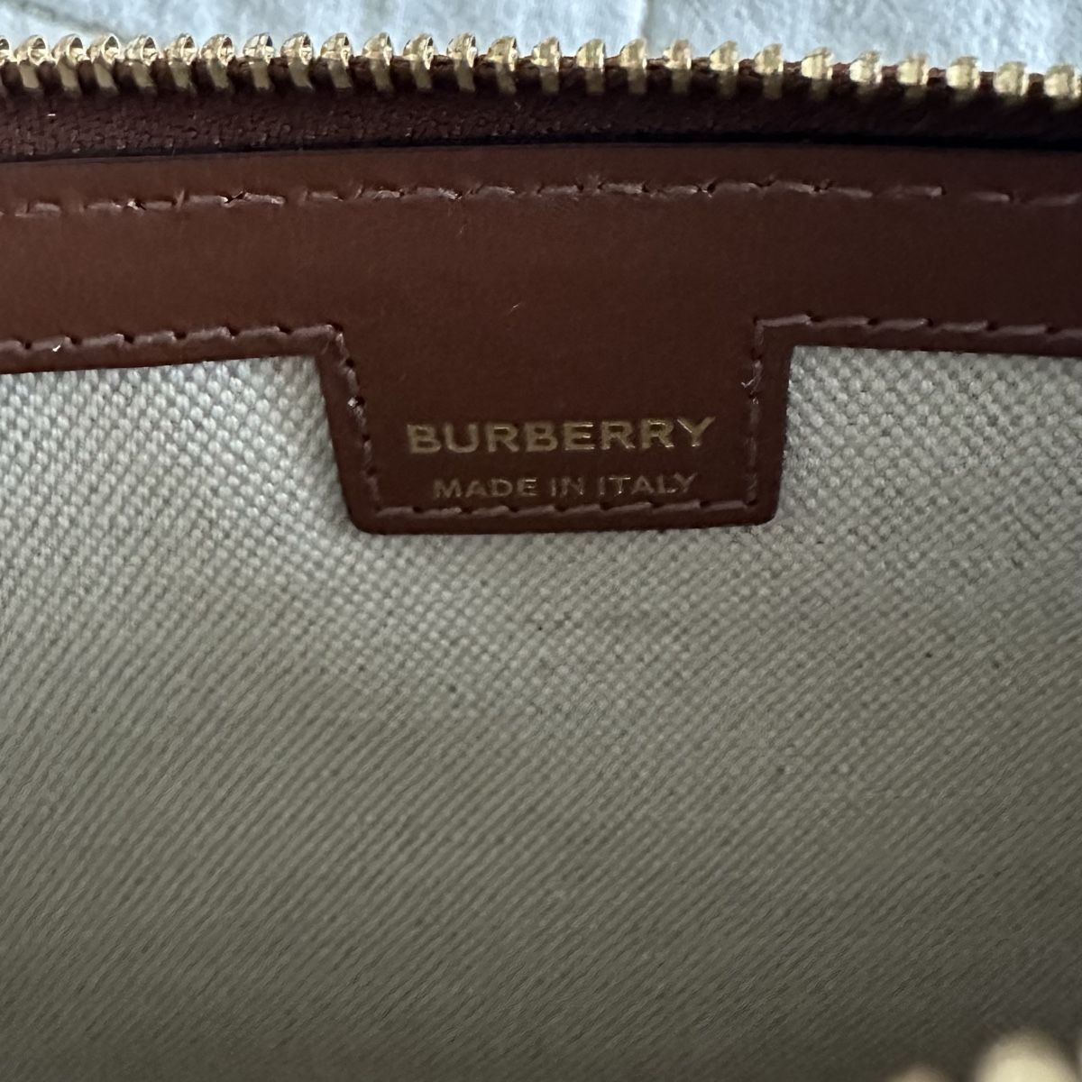 Burberry Borse da donna: Kleine Burberry Schultertasche – Nuovo (secondo la descrizione) da Zürich venduto da Nomase10. 3