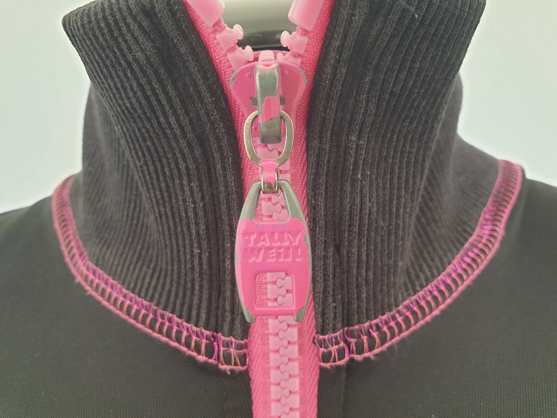 Tally Weijl Jacken: Jacke Schwarz-Pink – Gebraucht aus Lenzburg von eva_8fw5 2