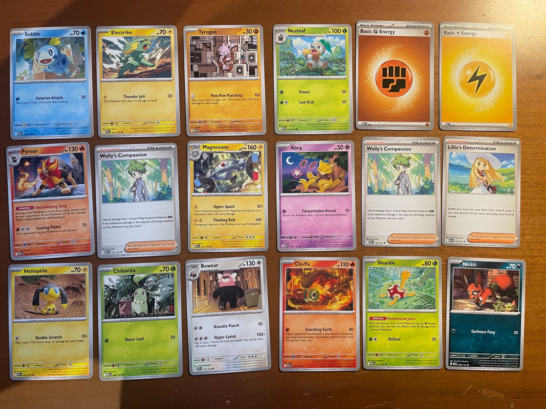 Pokémon Carte collezionabili: Pokemon Karten Set (Versand gratis) – Nuovo (secondo la descrizione) da Chur venduto da Angerson