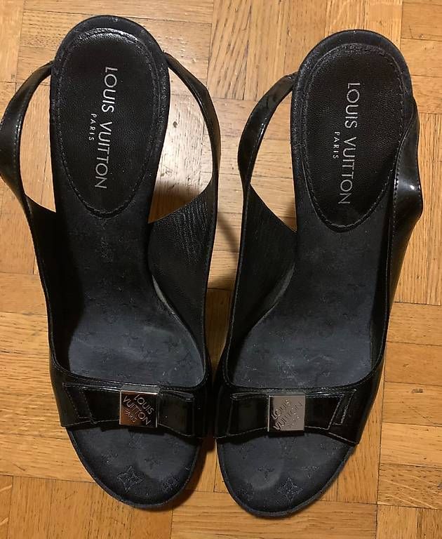 Chaussures femmes: Louis Vuitton Sandalen – D'occasion à Bern par Nici2210