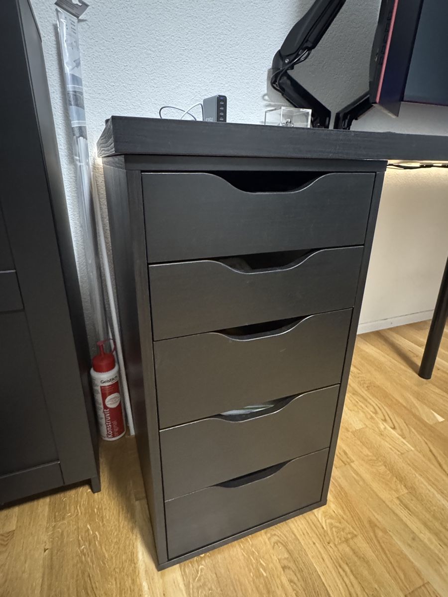 Scrivanie: Schreibtisch/Gamingtisch schwarz Ikea – Usato da Kaltbrunn venduto da Chayenne98 1
