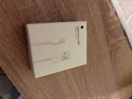 Apple Lightning auf USB Kabel 2 Meter gebraucht Zustand