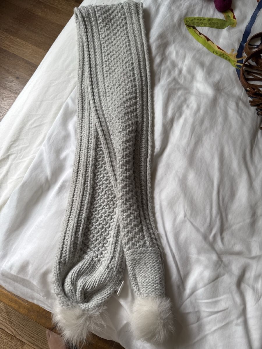 Foulard & Sciarpe: Ugg schal mit zopfmuster – Usato da Zürich venduto da funkelnderstern
