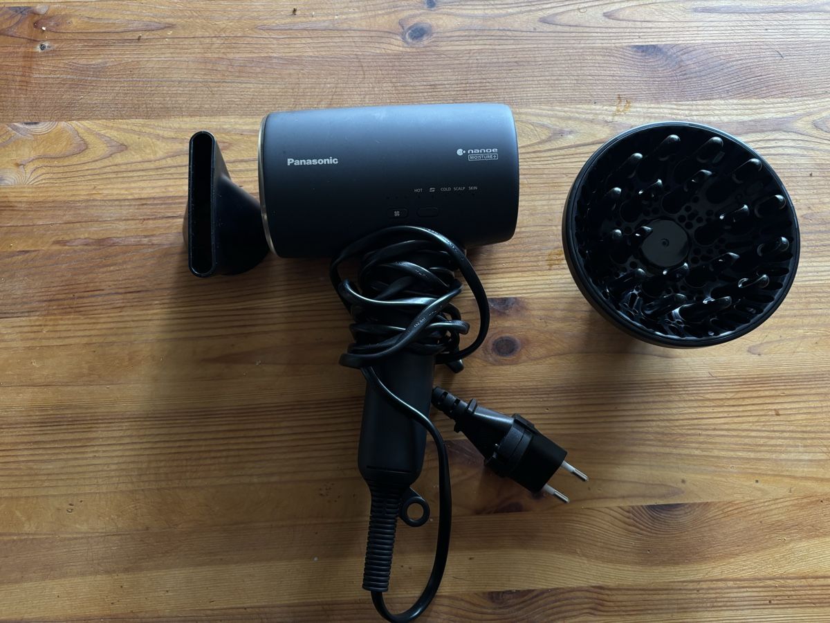 Panasonic Föhn: Sèche-cheveux Panasonic Nanoe noir avec accessoires – Neu und originalverpackt aus Veyrier von Coco2019 3