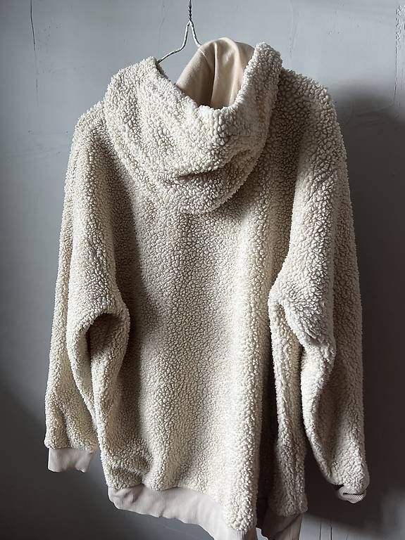 Maglioni & Felpe: Teddy Hoodie oversize – Usato da Luzern venduto da Jill_Lu 3