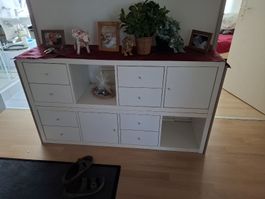 Regal mit Schubladen und Tueren 