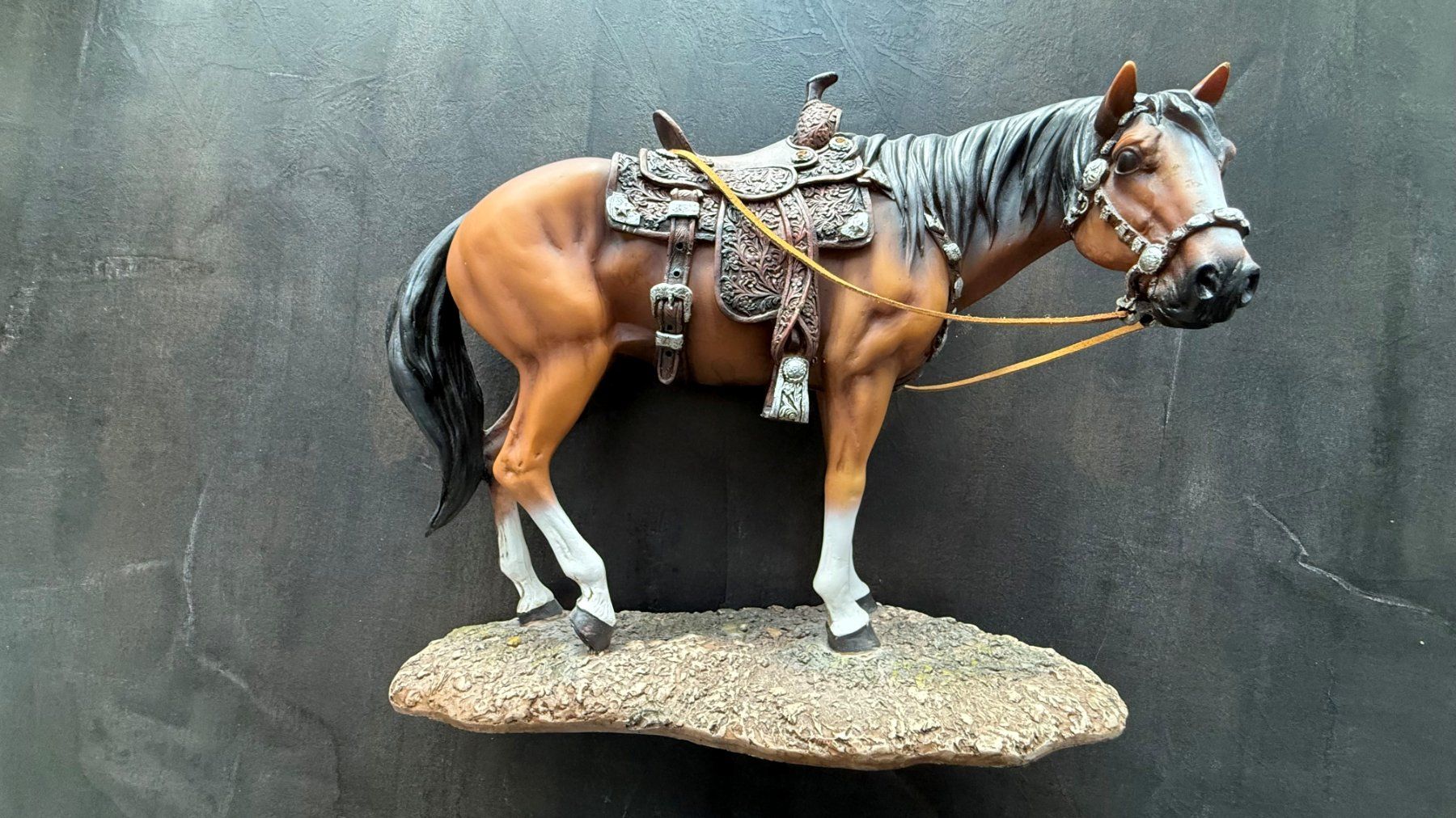 Statuette: Statue de cheval – Usato da Evilard venduto da Fab101