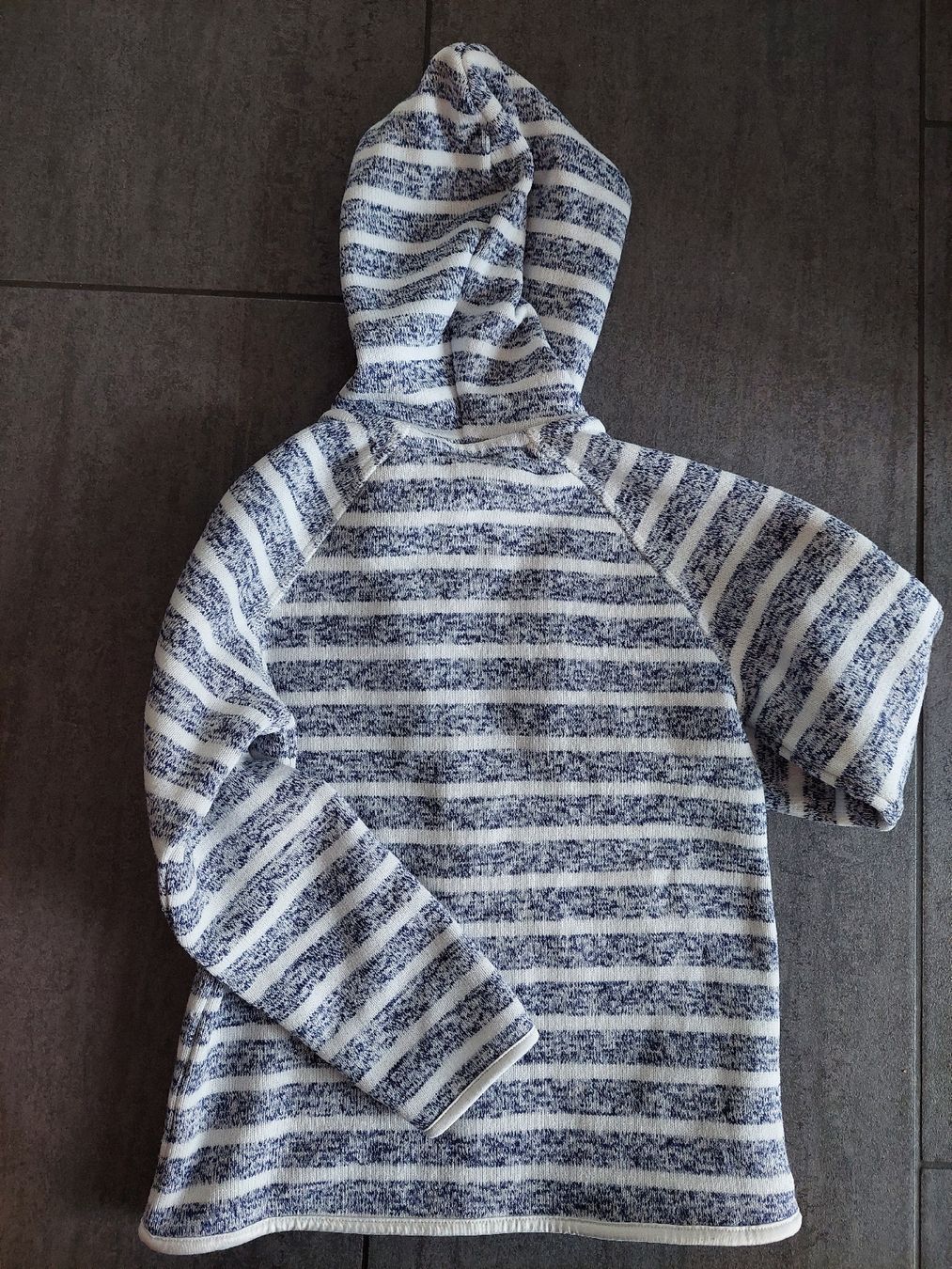H&M Giacche: H&M Strickjacke mit Kapuze, Grösse 104 – Usato da Hüntwangen venduto da ManuM2014 3