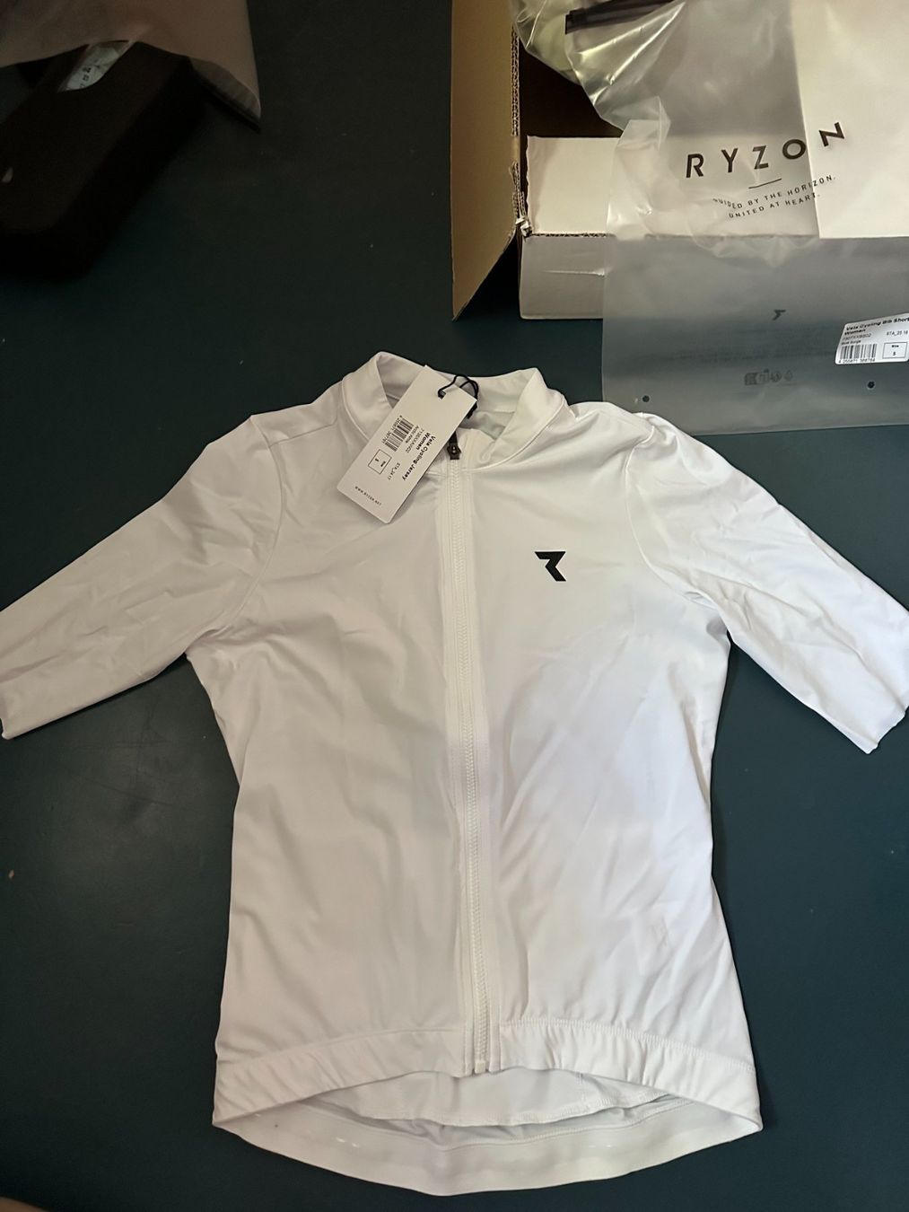 Ryzon Canottiere & Pantaloni: Ryzon Vela Cycling Jersey – Nuovo e nell'imballaggio originale da Zürich venduto da Blublubli