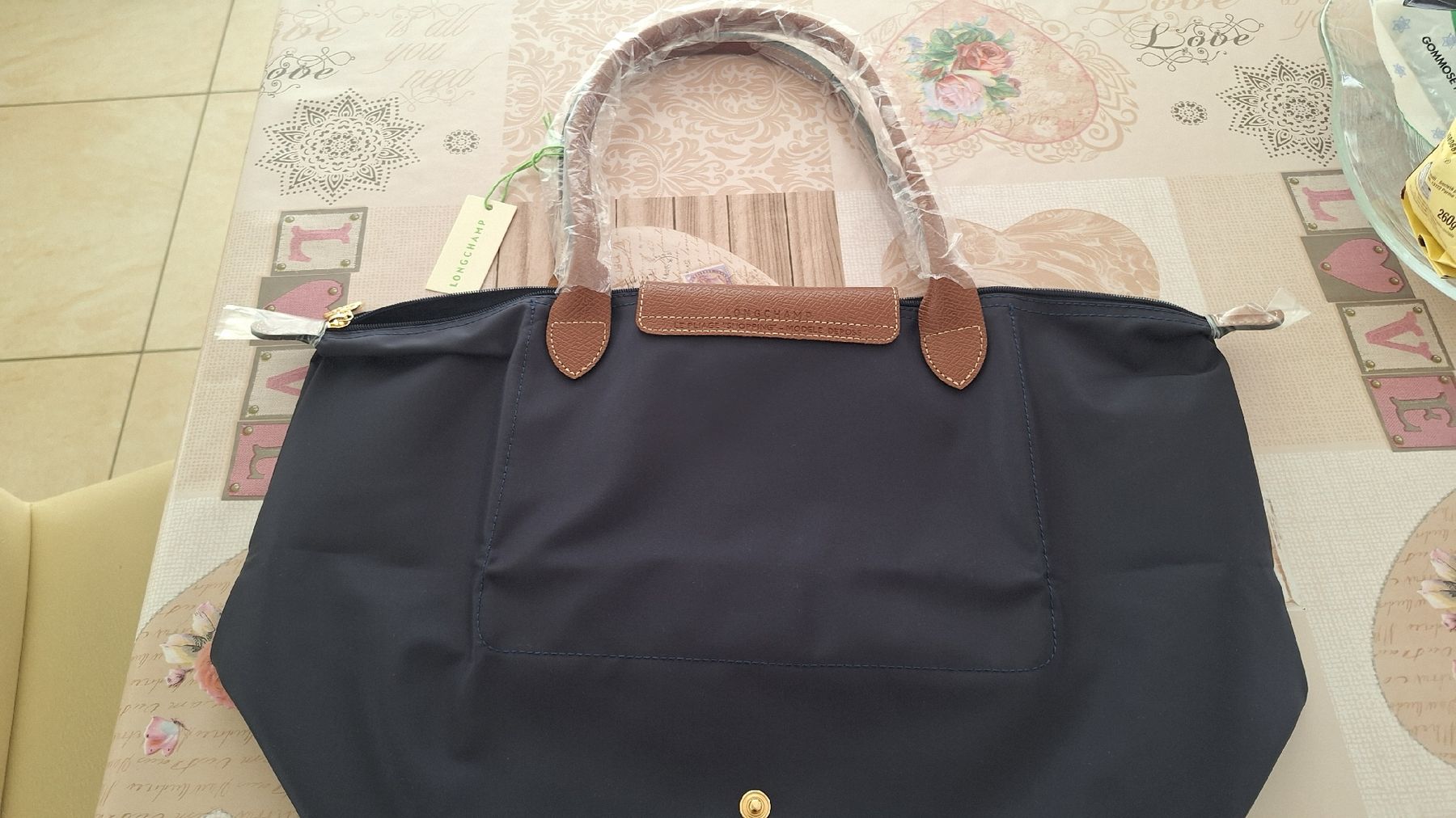 Taschen für Damen: Damen-Schultertasche  – Neu und originalverpackt aus Dintikon von lec_89sx 1