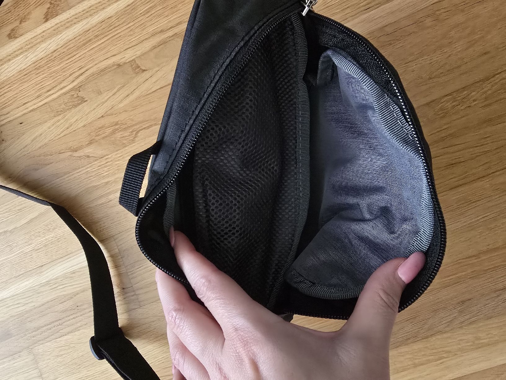 Deuter Sacs: Deuter Gürteltasche, neu, Schwarz – Neuf avec emballage d'origine à Herisau par yellowsunflower1988 1