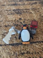 lego figurine 26076pb02 Black Penguin with Flippers 