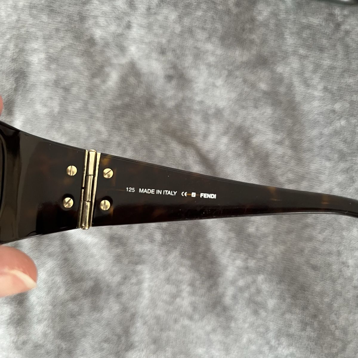 Fendi Occhiali & Lenti: Fendi Sunglasses with Case – Nuovo (secondo la descrizione) da Zug venduto da saskia-chiara 2