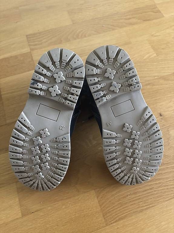 Schuhe für Jungen: Winterboots, Grösse 33 – Gebraucht aus Langenthal von BodyandSoul 1