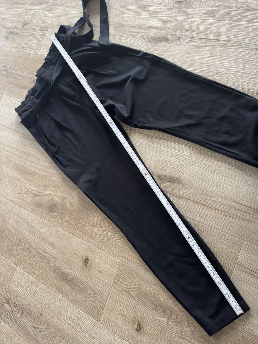 Vero Moda Pantaloni: Vero Moda S Stoffhose schwarz – Usato da Kloten venduto da now20160 6