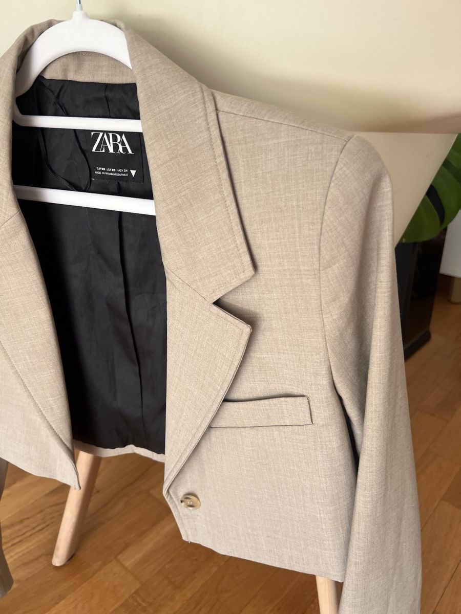 Zara Giacche: Zara Cropped Blazer – Usato da Winterthur venduto da lib_f95w 1