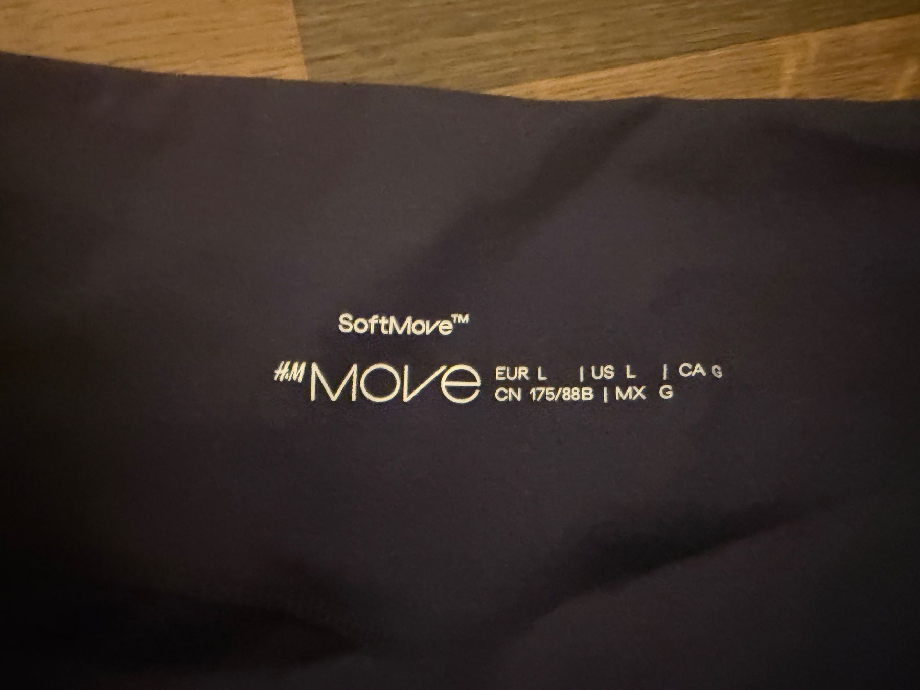 H&M Leggings: H&M flared leg leggings L crossover – Usato da Adliswil venduto da lar_2ltd
