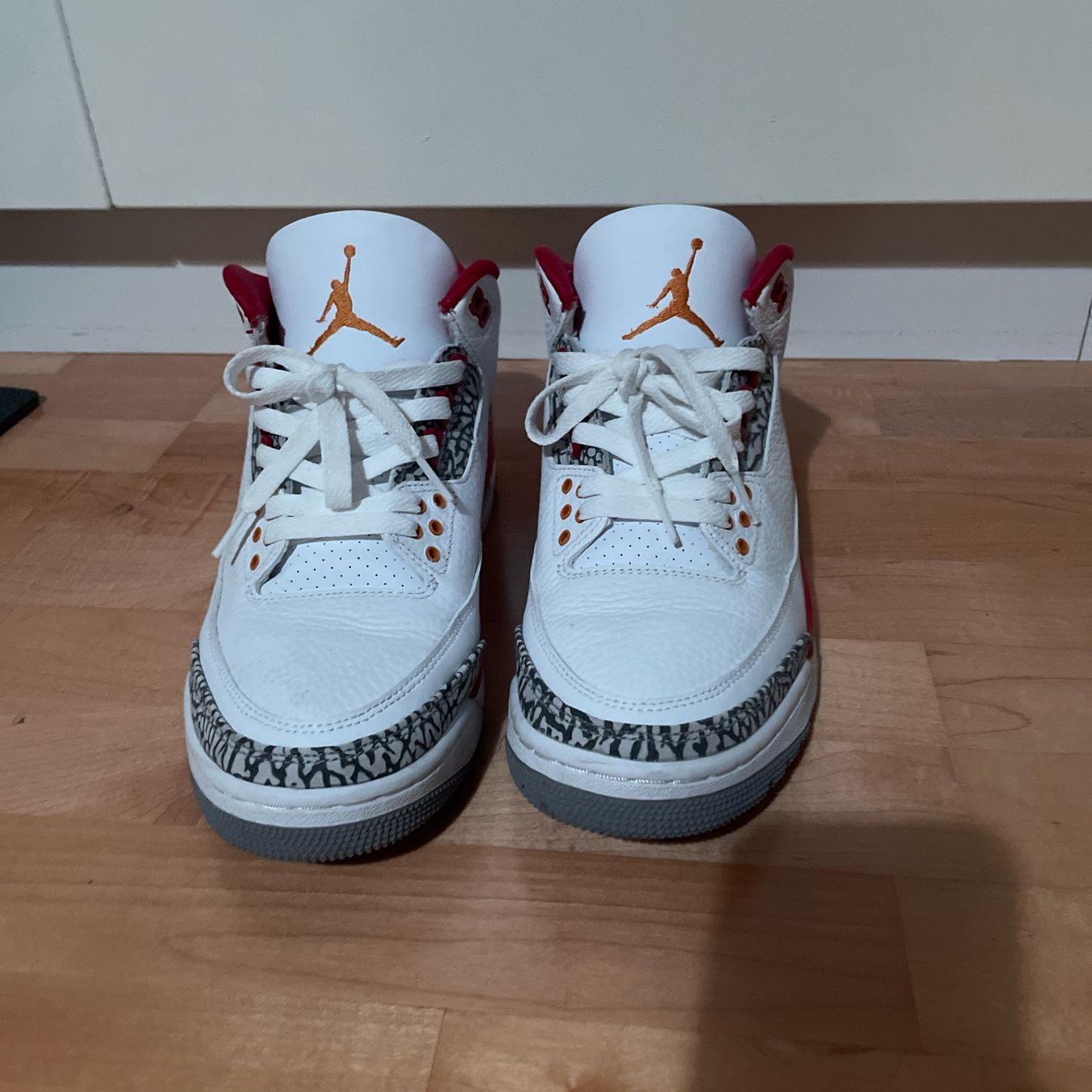 Jordan Scarpe da uomo: Air Jordan 3 Retro White/Light Curry-Cardinal Red – Usato da Konolfingen venduto da zoe_5cdb 1