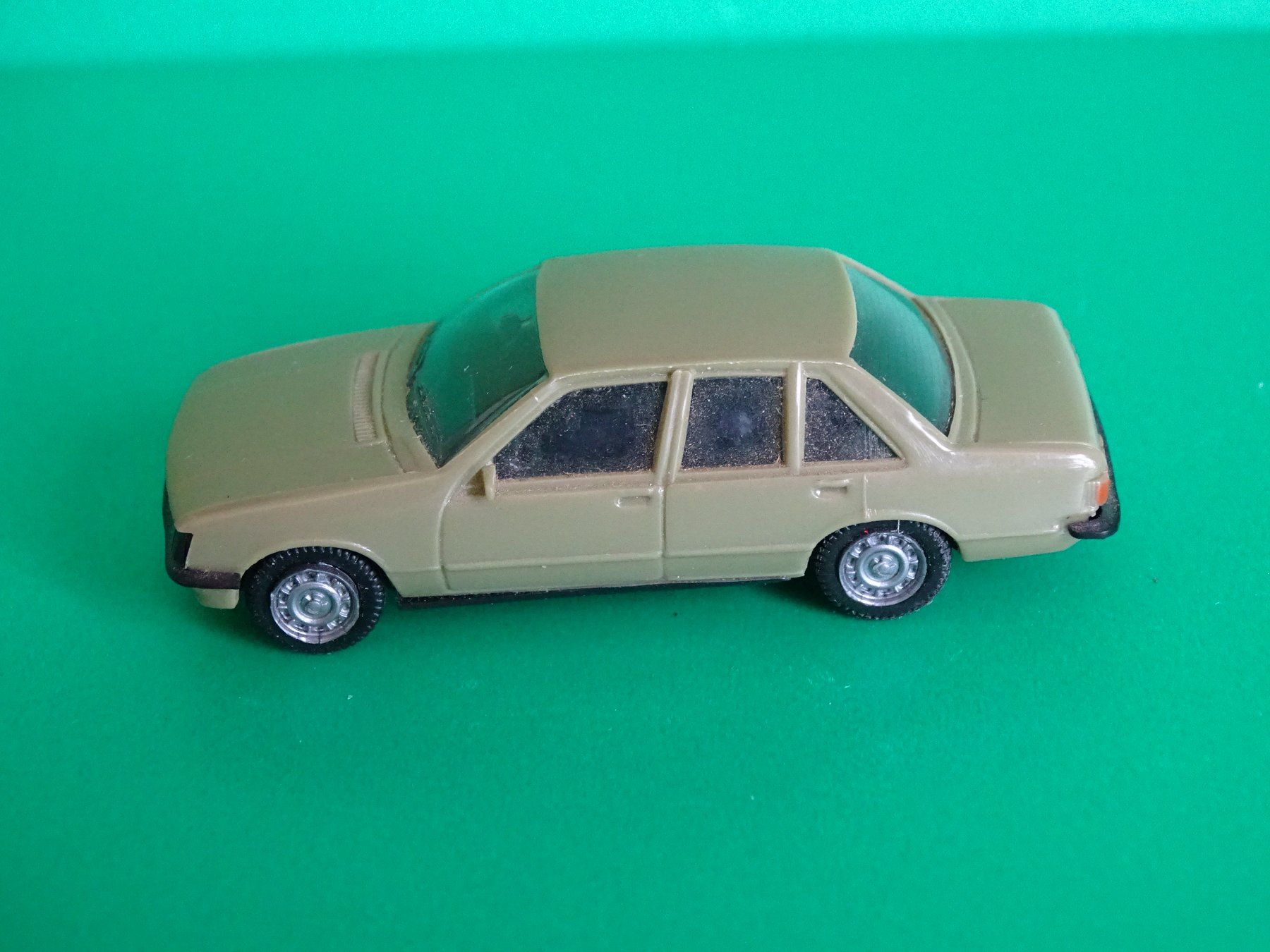 Herpa Modellini d'auto: Opel Rekord von Herpa 1/87 – Usato da Bretzwil venduto da Meex 2