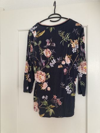 Daily Sommer Bluse mit Blumenmuster, Gr. 36/38 Neuw.