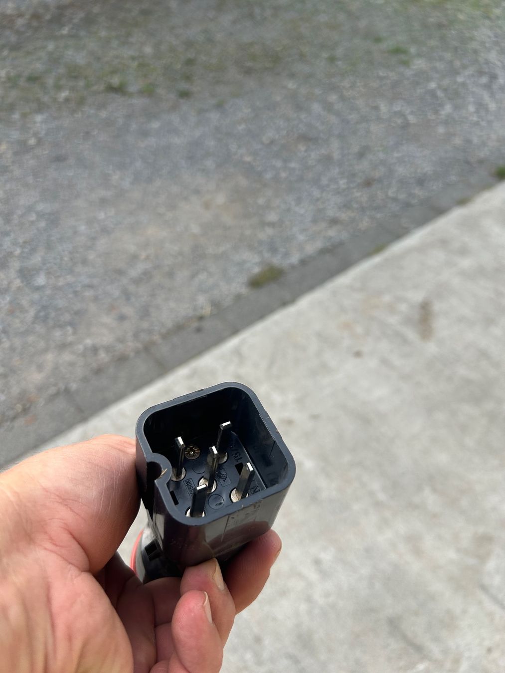 Laufwerke & Adapter: 400 Volt Adapter ab CHF 1.00 – Gebraucht aus Anglikon von Buas 2