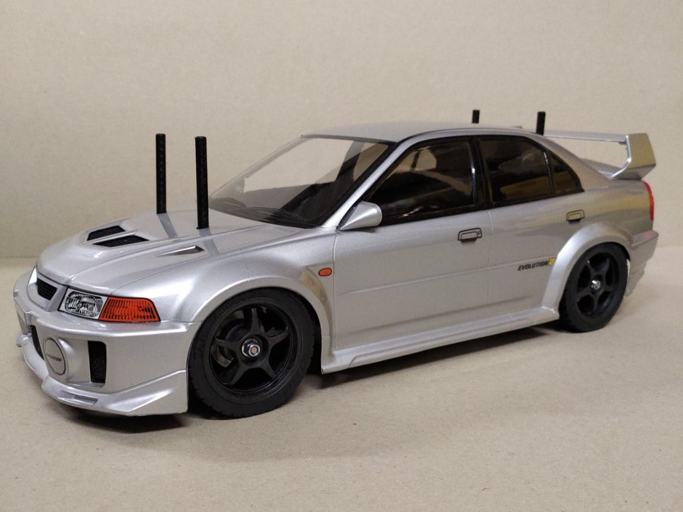 Tamiya Modellismo RC: Tamiya 58713 Mitsubishi Lancer Evo V/TT02 – Nuovo (secondo la descrizione) da Wetzikon ZH venduto da Douglas-MD-11 2