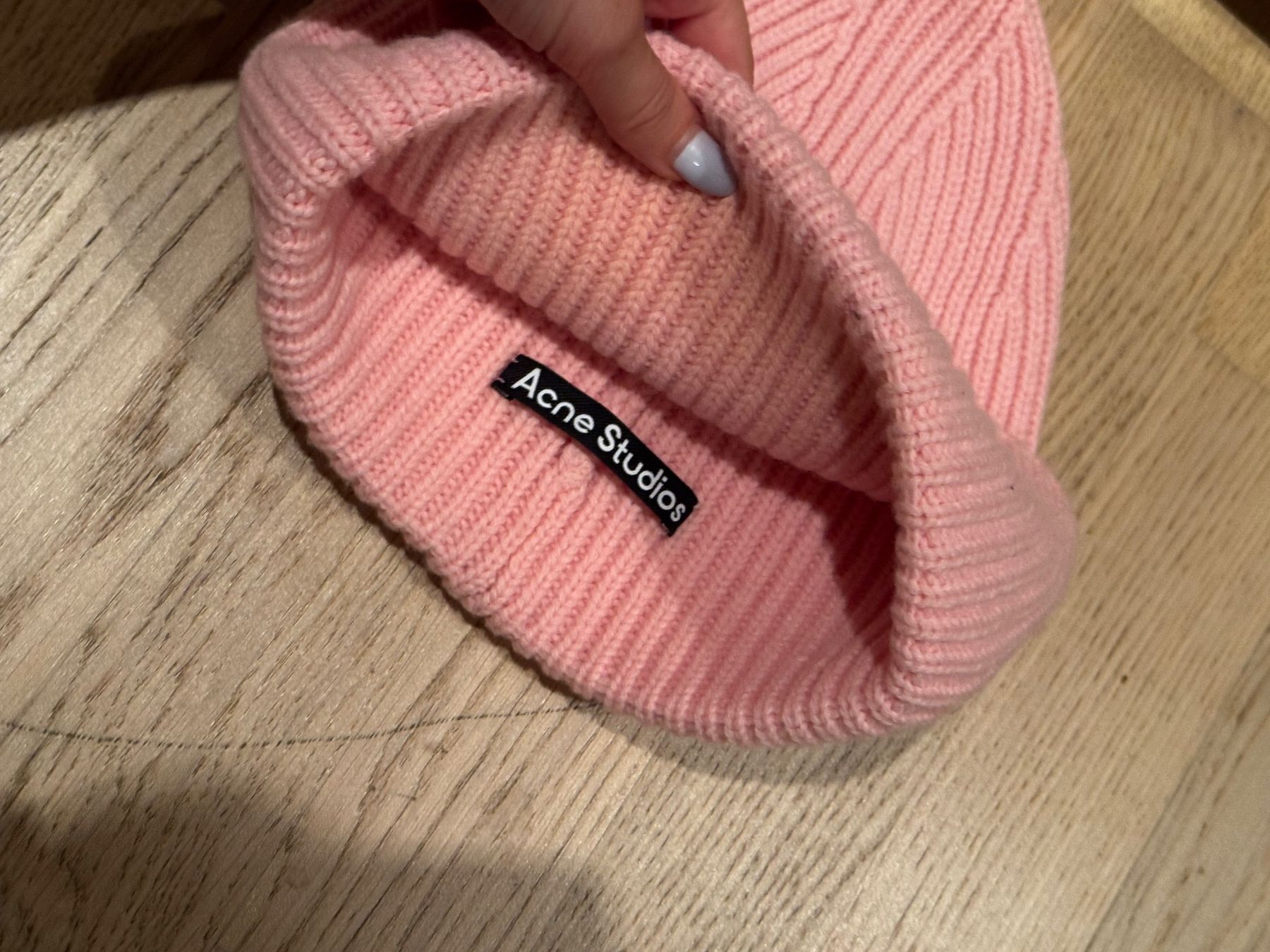 Hüte, Mützen & Caps: Acne Studios Beanie in Pink – Gebraucht aus Meilen von Emma_321 2