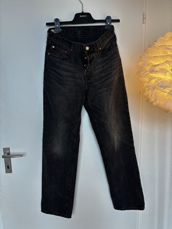 Levi's 501 Jeans schwarz Grösse W28 L32 getragen
