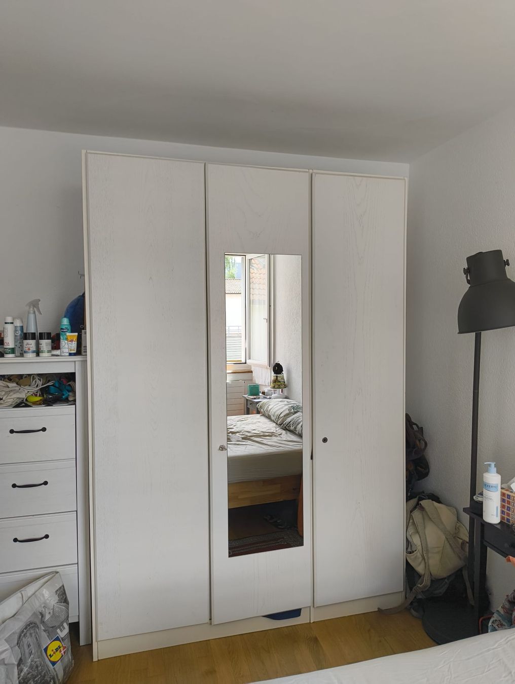Armadi: White 3-door wardrobe with mirror  – Usato da Zürich venduto da dav_5xw9
