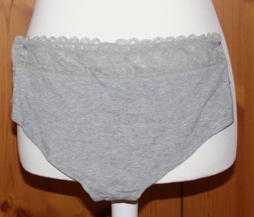Sonstige Unterwäsche: Hose hellgrau Gr. L (43) – Gebraucht aus Flüelen von Diversicum-Textil 1