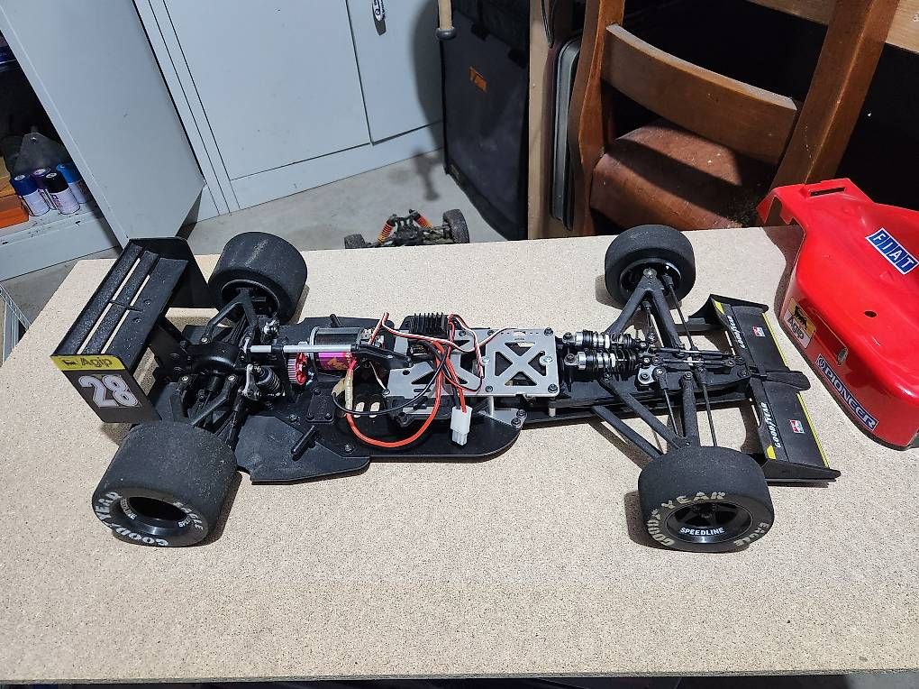 Modellini d'auto: Kyosho Formule 1 643 1/8 électrique  – Usato da Renens VD venduto da aligrapefruit 1